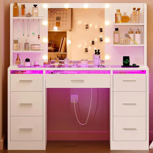 Tocador TEENFON de Maquillaje con Luces LED Regulables y enchufes, Mesa de Maquillaje con Espejo, 4 estantes Abiertos y 5 Ganchos para Joyas, blanco